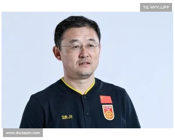 孙继海谈小学阶段运动与学习平衡 强调持续运动对身心健康的积极作用